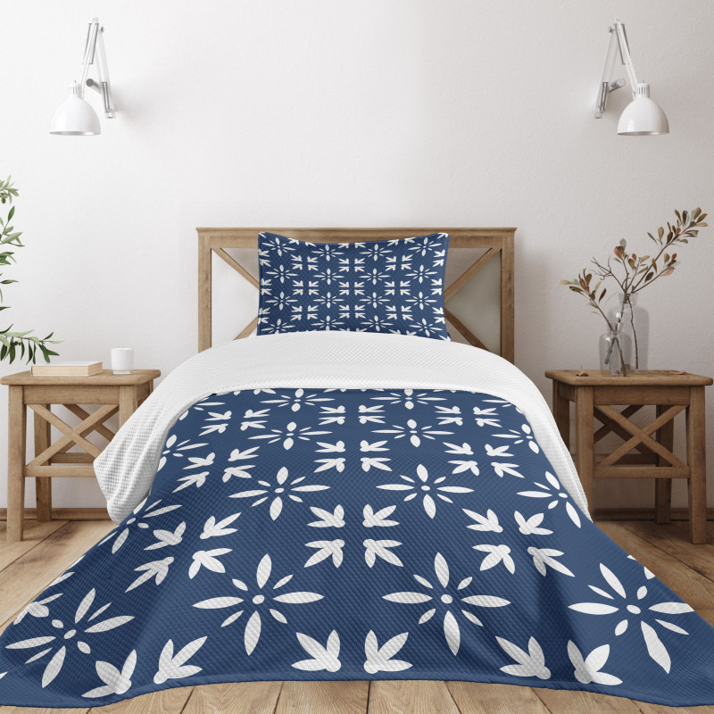 Modern Flower Petals Bedspread Set