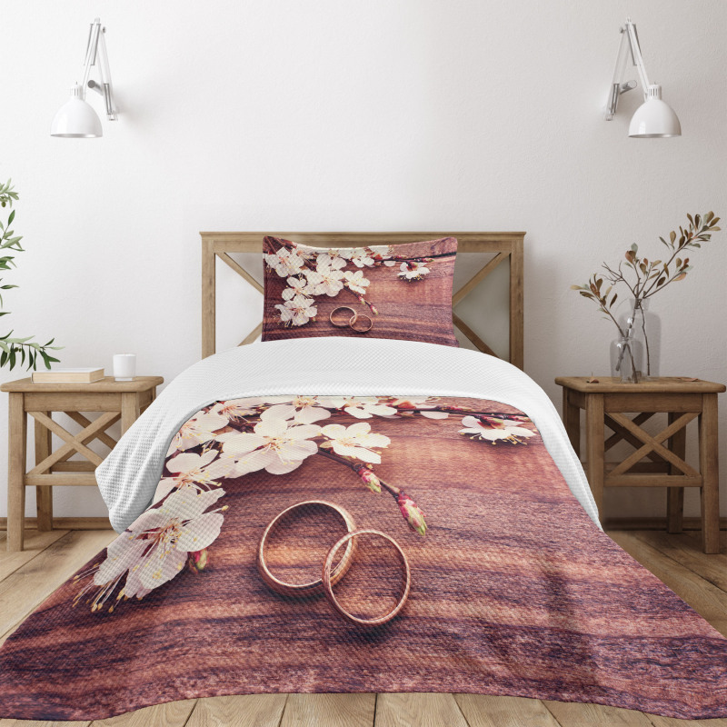 Flowers Rings Wooden Bedspread Set