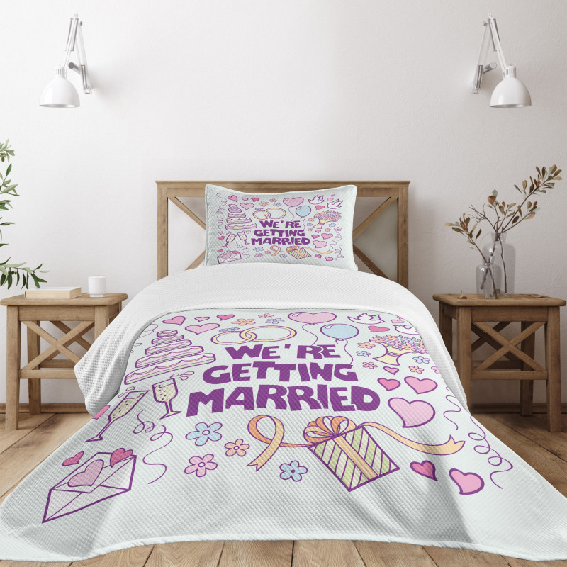 Happy Composition Doves Bedspread Set