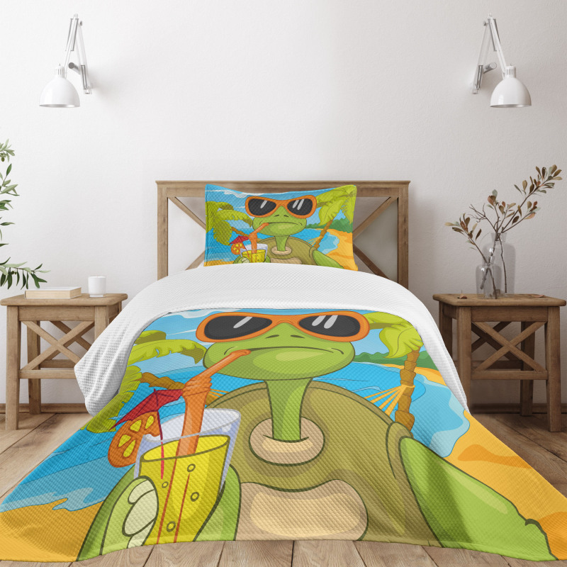 Turtle Drinking Cocktail Bedspread Set