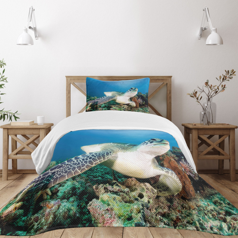 Green Turtle Coral Bedspread Set