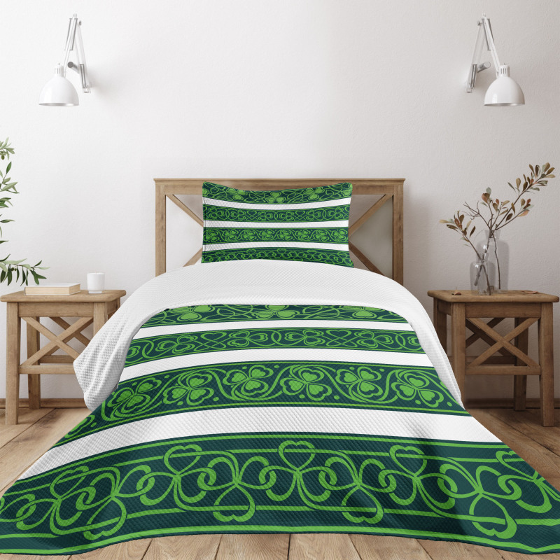 Shamrock Borders Art Bedspread Set