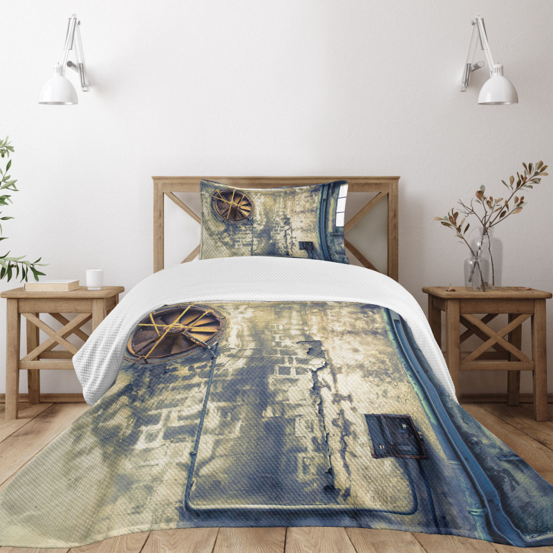 Wrecked Wall Bedspread Set