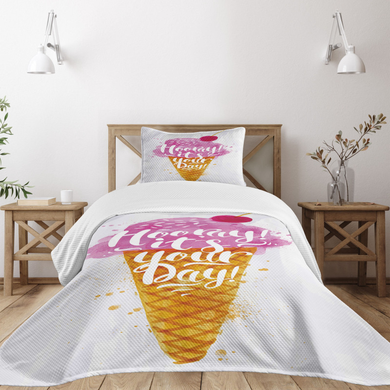 Words Cherry Bedspread Set