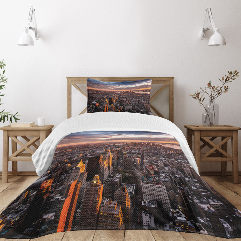 Manhattan Skyline Sunset Bedspread Set