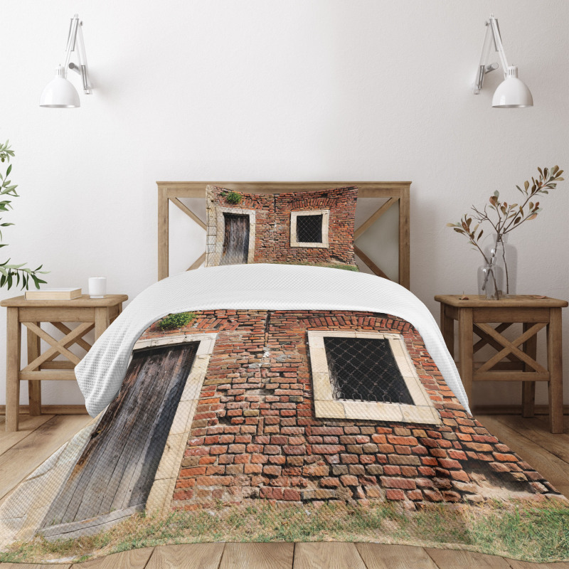 Old House Door Brickwork Bedspread Set