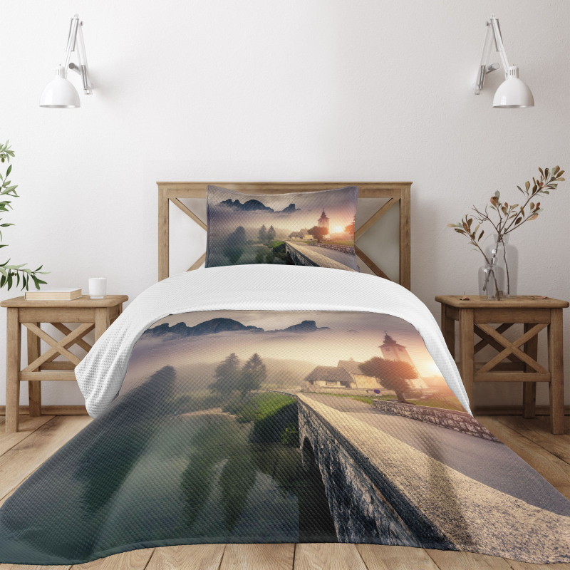 Foggy Morning Scenery Bedspread Set