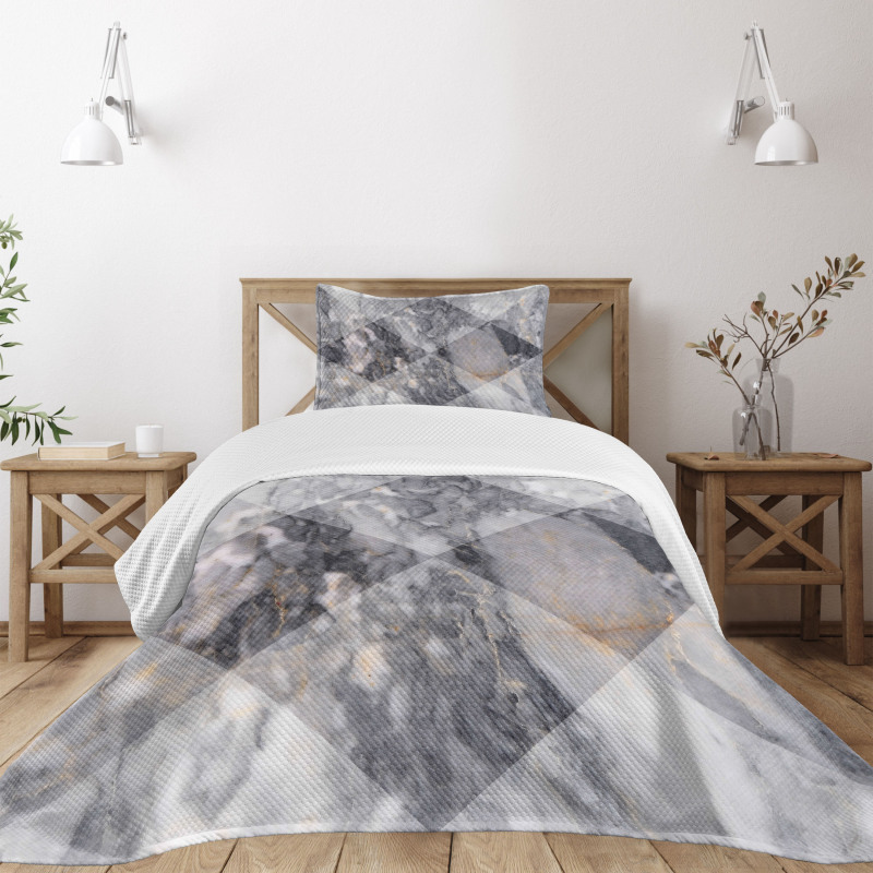 Geometric Grunge Facet Bedspread Set