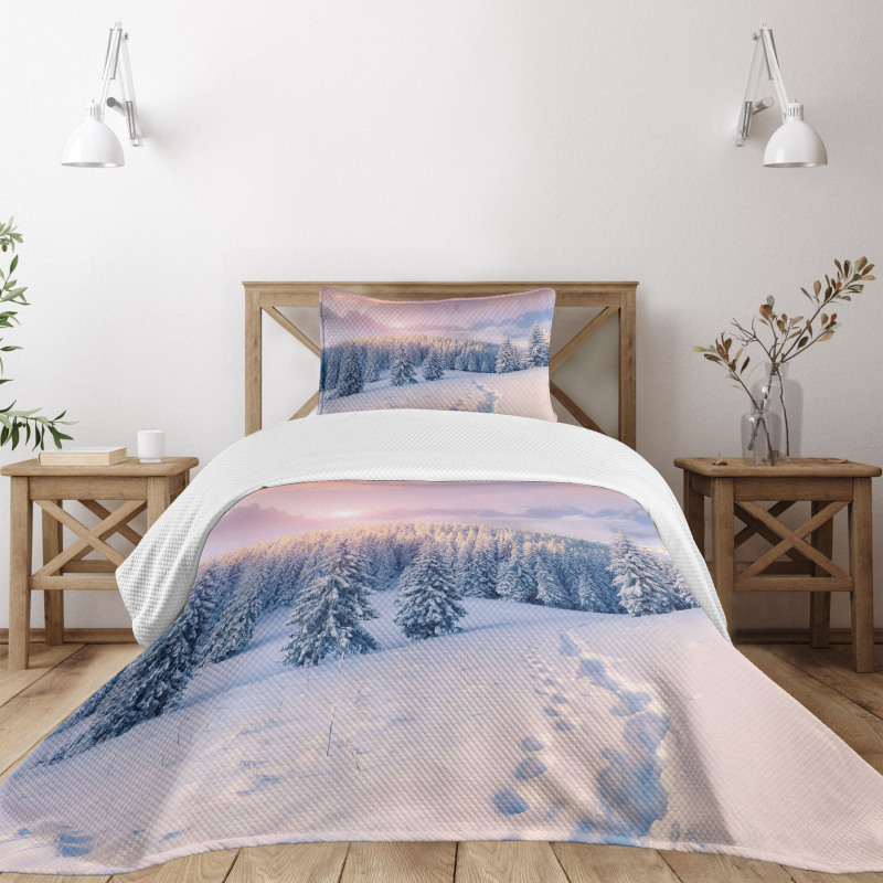 Idyllic Winter Morning Bedspread Set