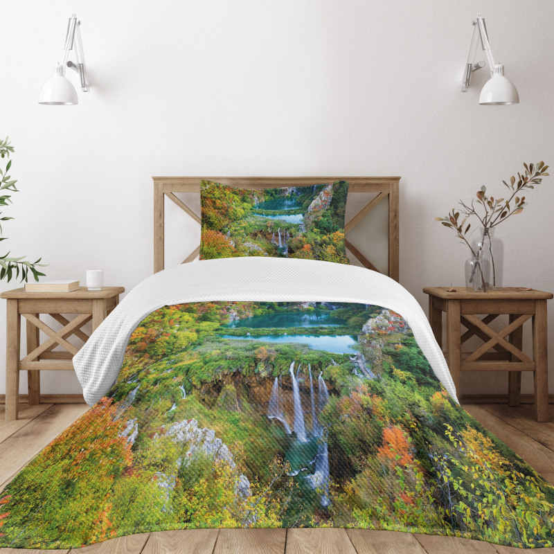 Scenic Fall Valley Lakes Bedspread Set