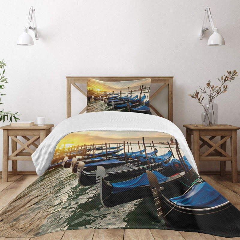 Gondolas Line on Water Bedspread Set