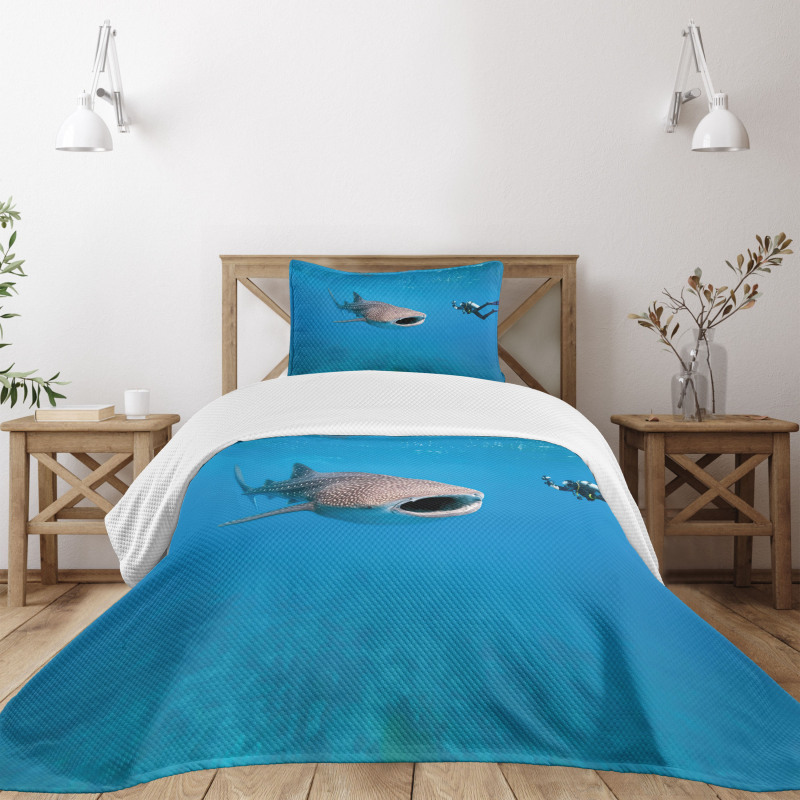 Giant Fish Ocean Diving Bedspread Set