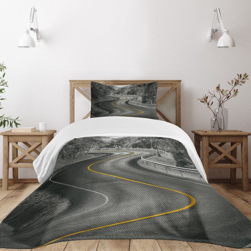 Asphalt Road Bedspread Set
