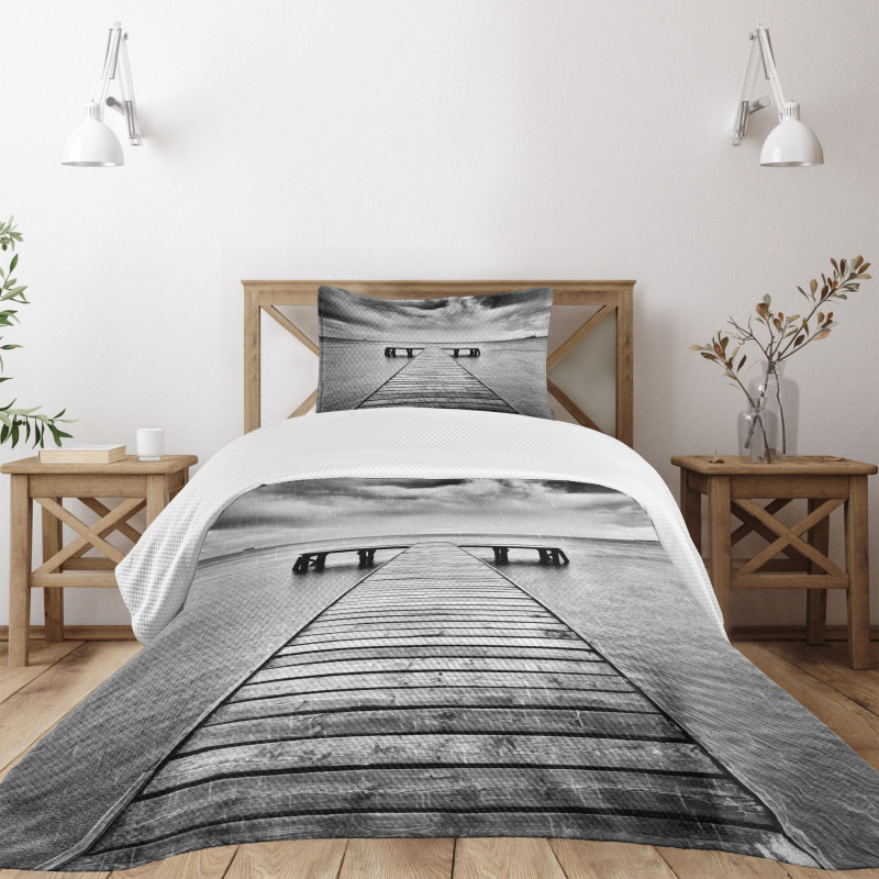 Old Pier on Sea Bedspread Set