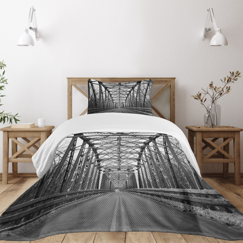 Modern Bridge Bedspread Set