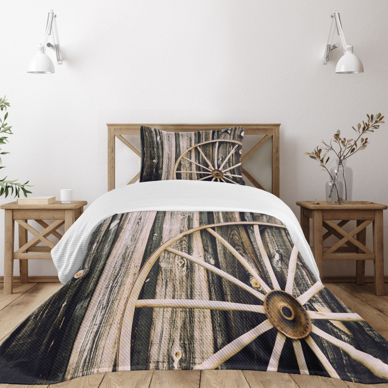 Rusty Door Bedspread Set