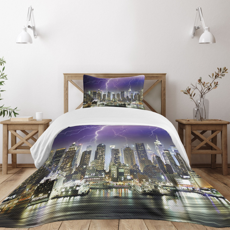 Storm Thunder in New York Bedspread Set