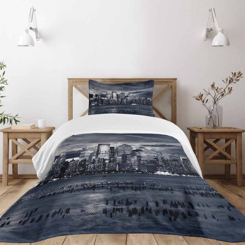 Dramatic View NYC Skyline Bedspread Set