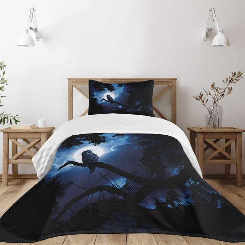 Quite Woodland Full Moon Bedspread Set