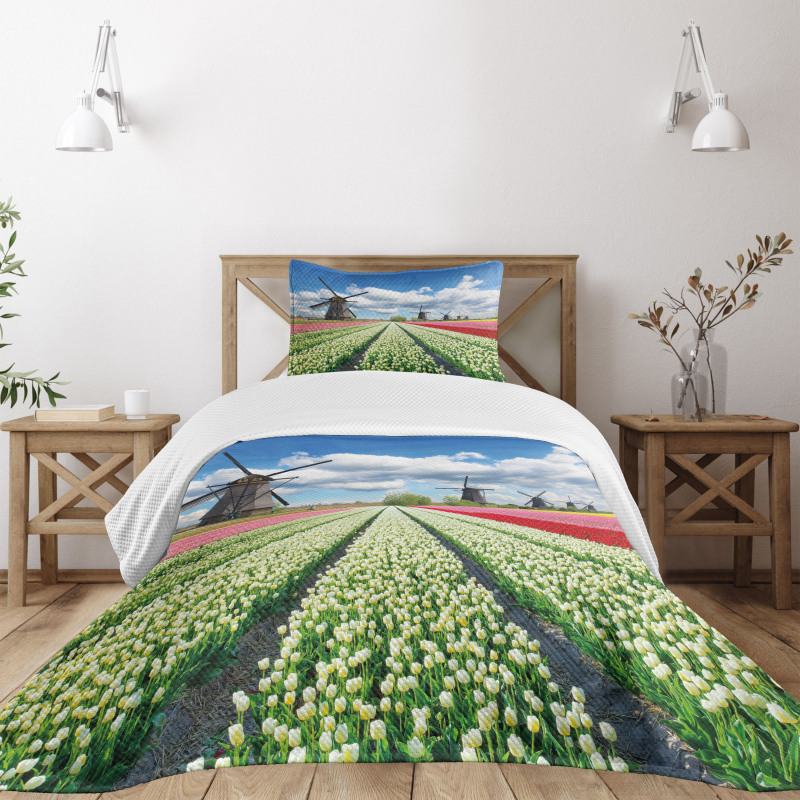 Vivid Farmland Scenic Bedspread Set