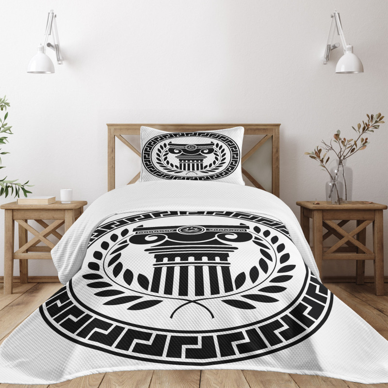 Column Laurel Wreath Bedspread Set