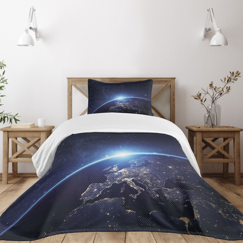 Planet from the Space Bedspread Set