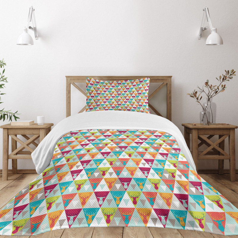 Triangles with Deer Heads Bedspread Set
