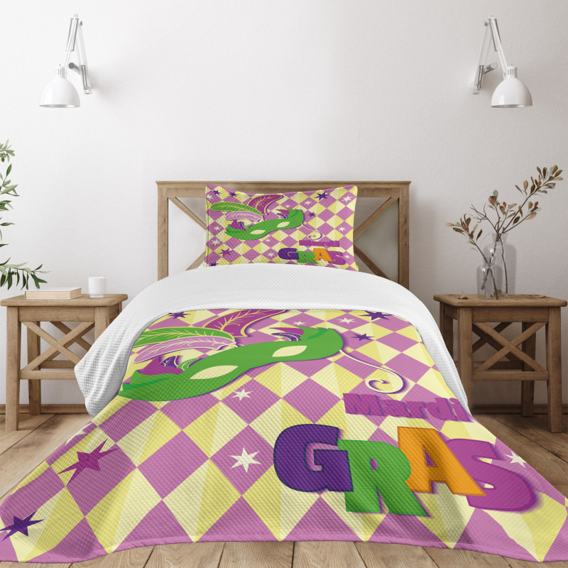 Stars Graphic Mask Bedspread Set