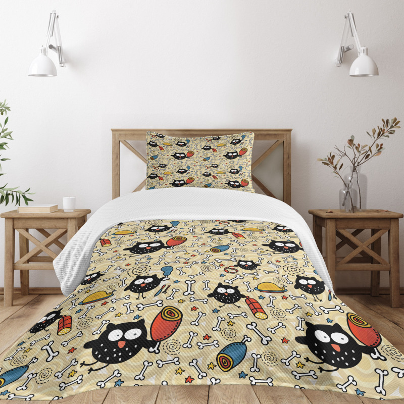 Hungry Owls Eating Bedspread Set