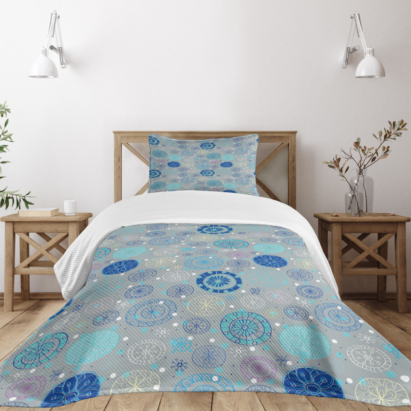 Abstract Snowflakes Bedspread Set