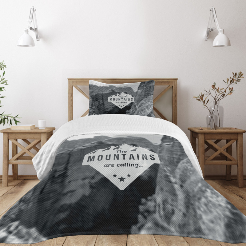 Mountains are Calling Bedspread Set