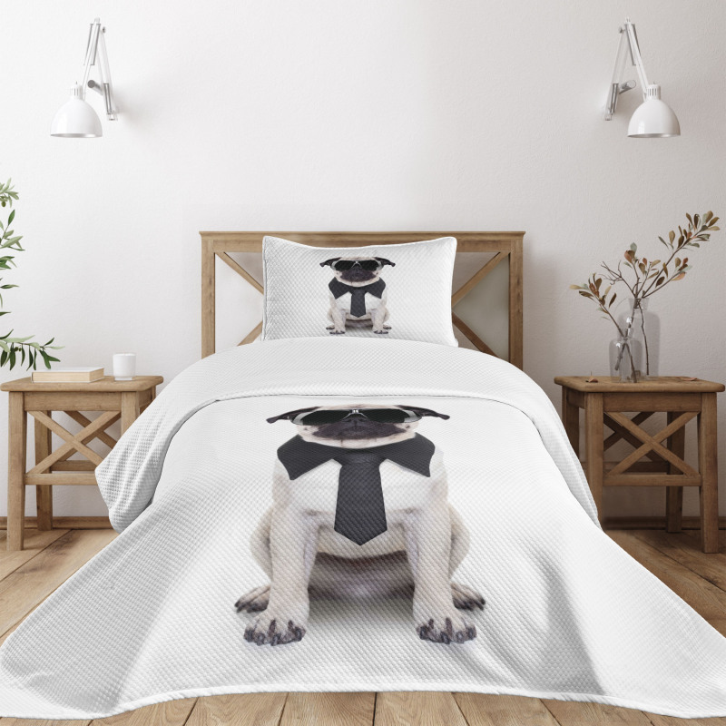 Cool Dog with Tie Glasses Bedspread Set