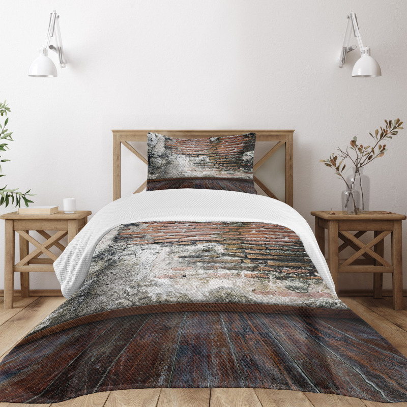 Worn Looking Wall Photo Bedspread Set