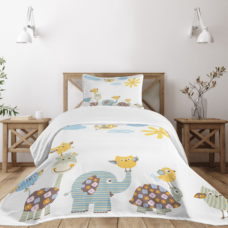 Jolly Jungle Creatures Bedspread Set