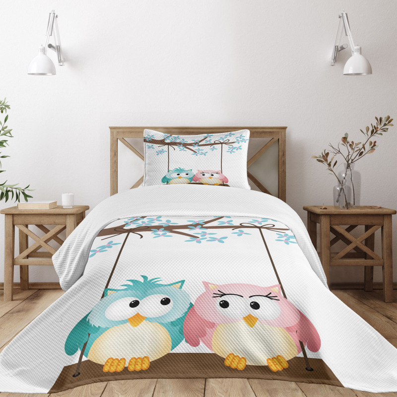 Owls in Love on Swing Bedspread Set