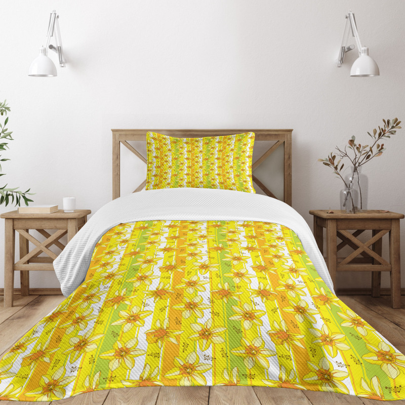 Narcissus Blossom Bedspread Set