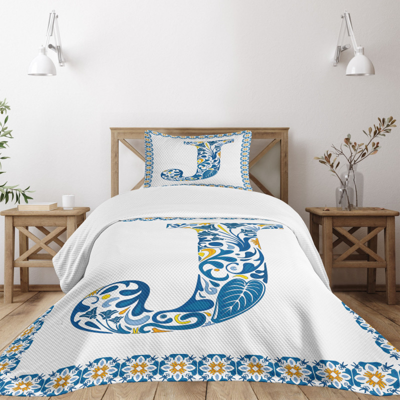 Graphic Illustration J Bedspread Set