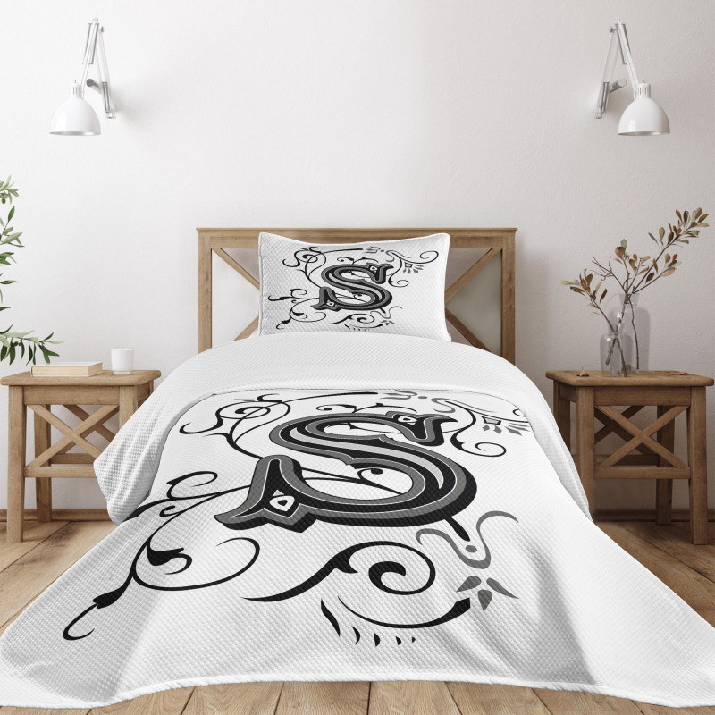 Monochrome Uppercase S Bedspread Set