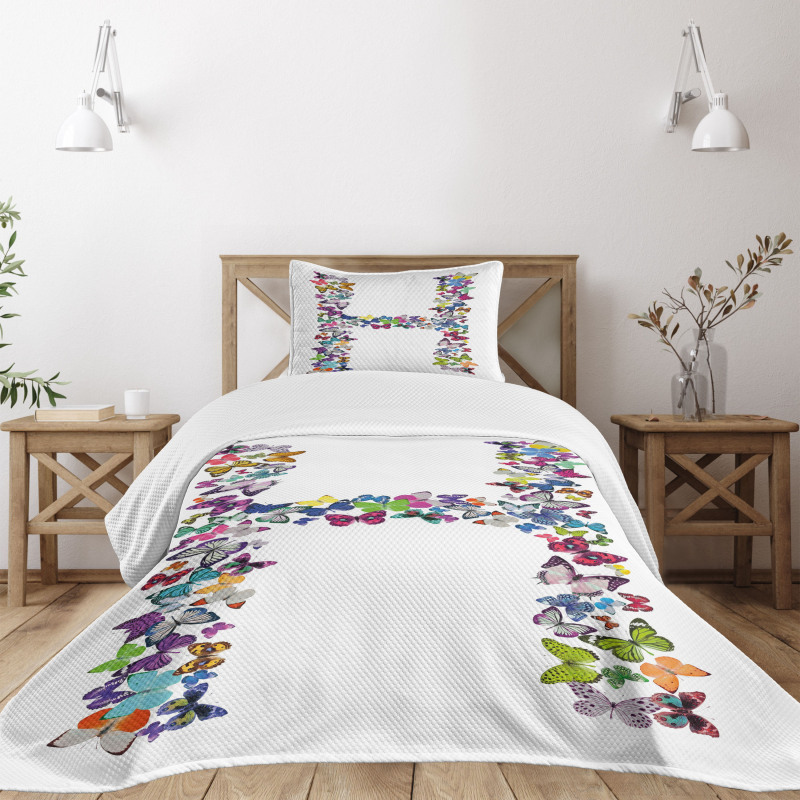 Exotic Composition Bedspread Set