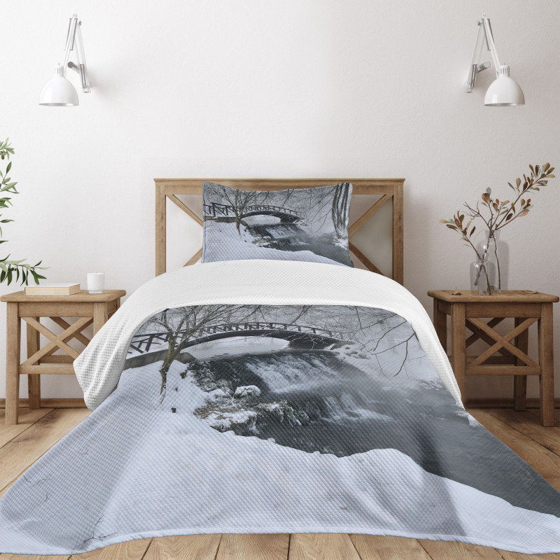 Wooden Bridge Cold River Bedspread Set