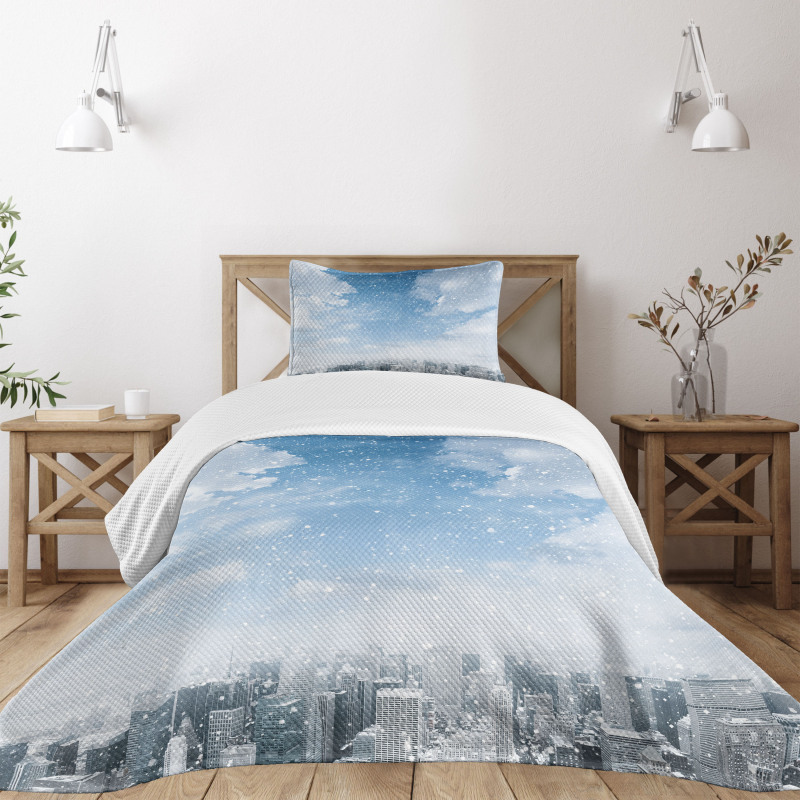 Snow Falling New York Bedspread Set