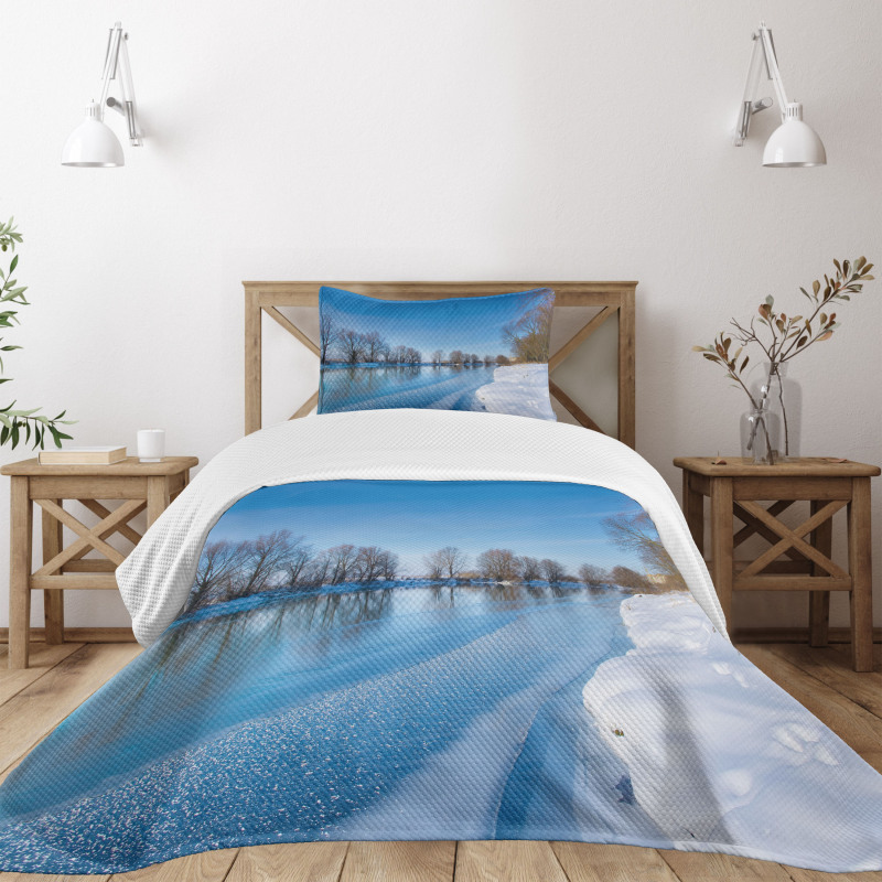 Freezing Weather Sky Bedspread Set