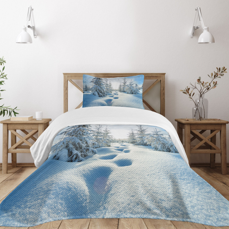 Blue Sky Tree Footprints Bedspread Set