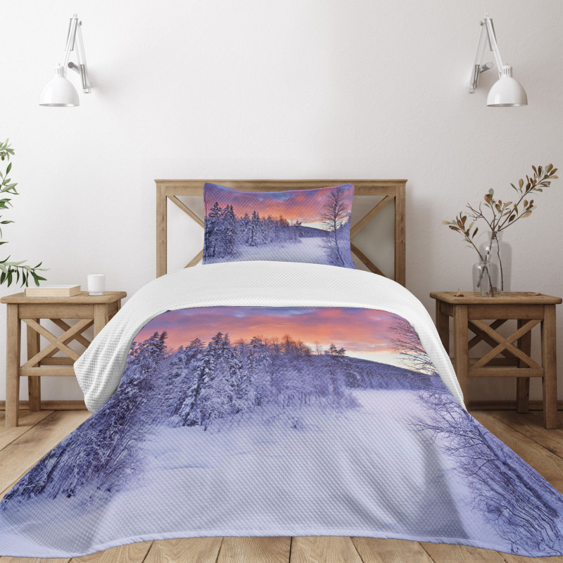 Frozen River Sunrise Bedspread Set