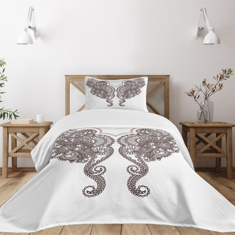 Eastern Motifs Bedspread Set