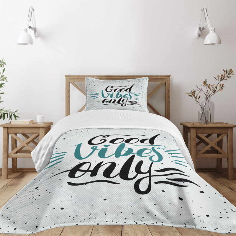 Calligraphy Bedspread Set