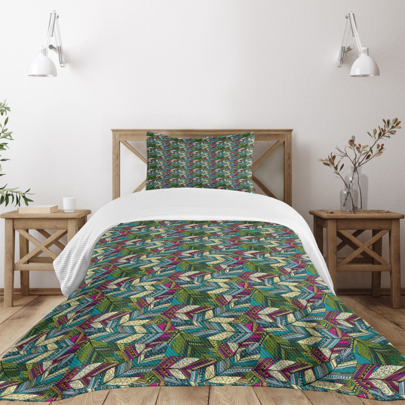 Exotic Feather Pattern Bedspread Set