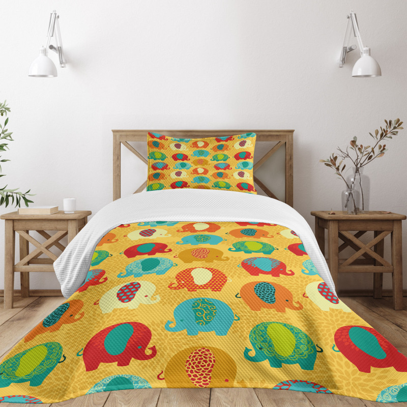 Elephants Ornaments Bedspread Set