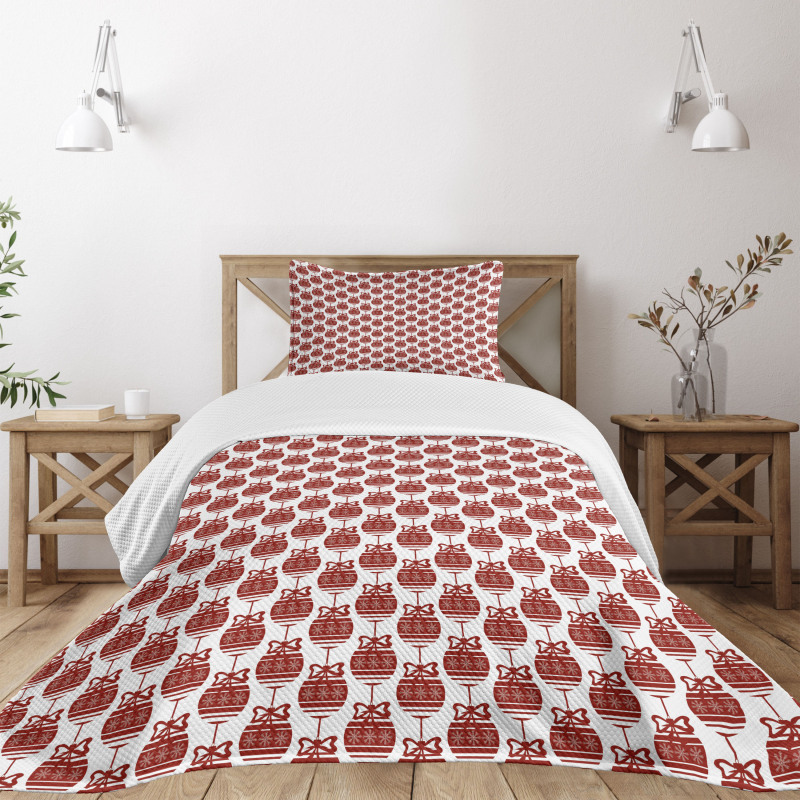 Ornamental Christmas Bedspread Set