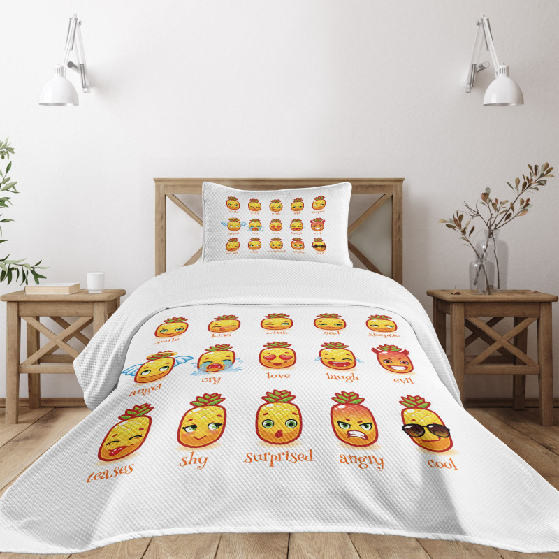 Funny Face Pineapples Bedspread Set